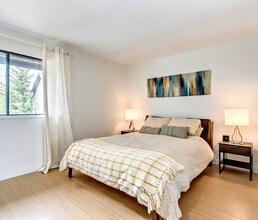 Spruce Grove Lane in Calgary, AB - Building Photo - Building Photo