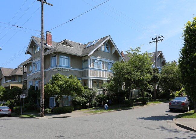 2202 Cypress St in Vancouver, BC - Building Photo - Primary Photo