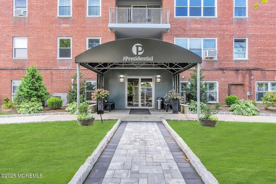 1615 Park Ave, Unit 5B in Asbury Park, NJ - Building Photo