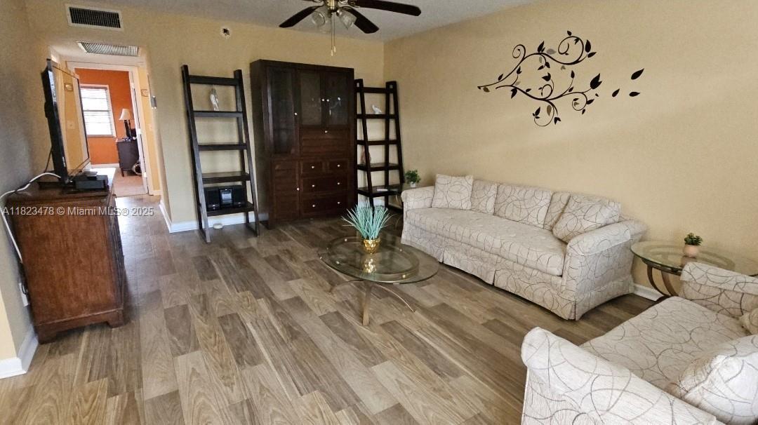 1044 Harwood D in Deerfield Beach, FL - Building Photo