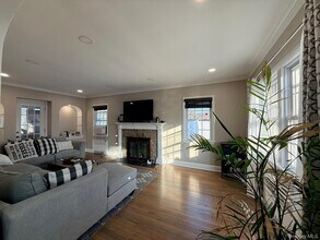 201 Sydney Ave in Malverne, NY - Building Photo - Building Photo