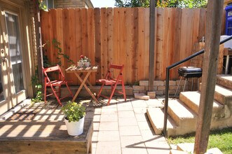 1015 E Yager Ln-Unit -UNIT 102 in Austin, TX - Foto de edificio - Building Photo