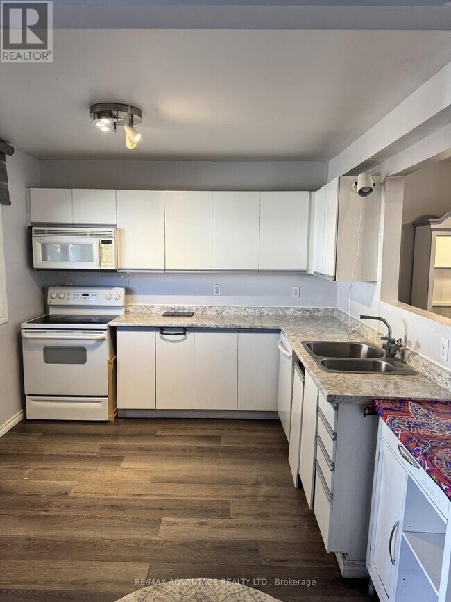 1318 Highbury Ave N in London, ON - Building Photo - Building Photo