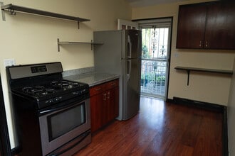 2302 1/2 Blaisdell Ave, Unit 2 BR Carriage House in Minneapolis, MN - Foto de edificio - Building Photo