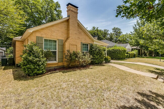 3245 Cockrell Ave in Fort Worth, TX - Building Photo - Building Photo