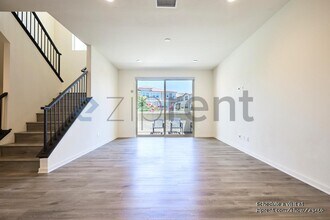106 High Mdw in Lake Forest, CA - Building Photo - Building Photo