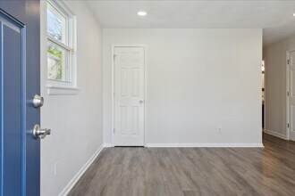 108 E Kelly Ave in Hampton, VA - Building Photo - Building Photo