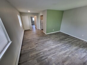 20411 Twelve Mile Rd in Roseville, MI - Building Photo - Building Photo