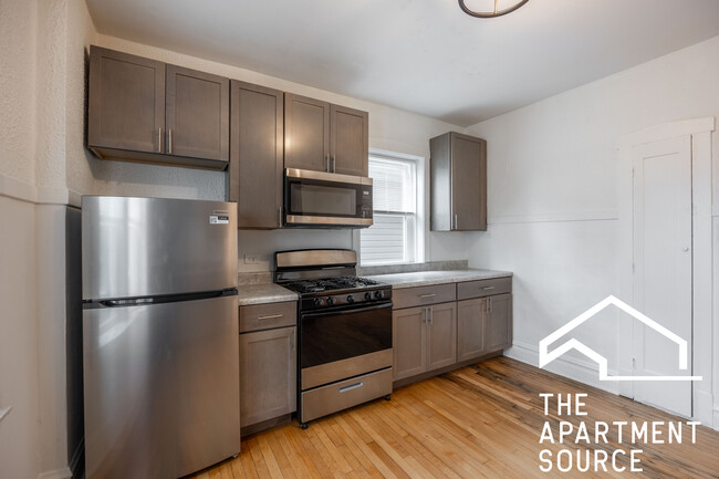 4652 W Palmer St in Chicago, IL - Building Photo - Building Photo