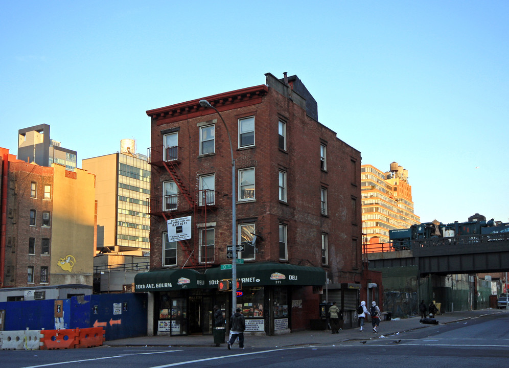 311 Tenth Ave in New York, NY - Building Photo