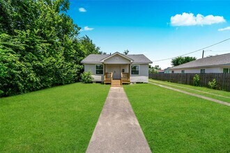 2804 Bringhurst St in Houston, TX - Building Photo - Building Photo