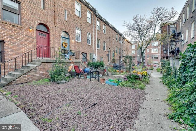 830 S Howard St in Philadelphia, PA - Building Photo - Building Photo