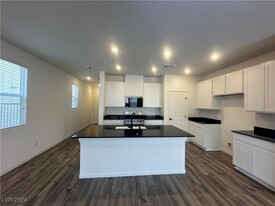 7368 Davenbury St in Las Vegas, NV - Building Photo - Building Photo