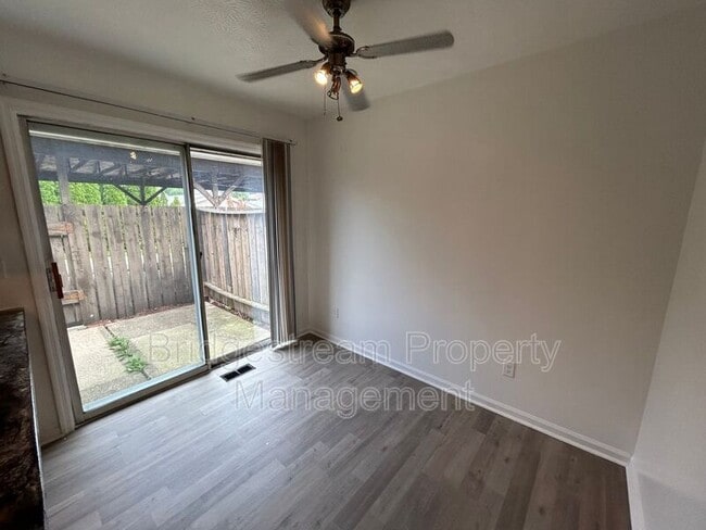 955 Taylorsview Dr in Vandalia, OH - Building Photo - Building Photo