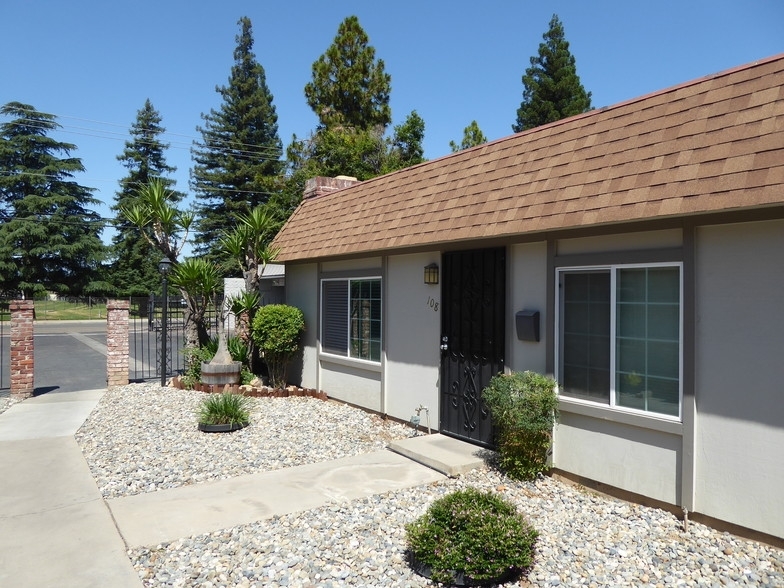 5444 N Del Mar Ave in Fresno, CA - Building Photo