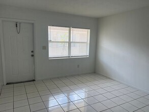 5310 NW 22nd St, Unit 5310 in Lauderhill, FL - Building Photo - Building Photo