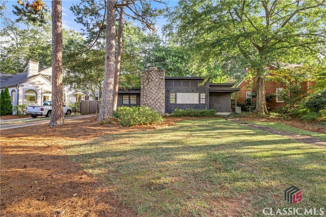 476 Milledge Cir in Athens, GA - Building Photo