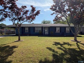1518 15th Ave SW in Decatur, AL - Building Photo