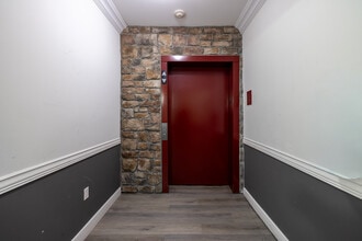 Riverside Apartments in Wallington, NJ - Foto de edificio - Building Photo