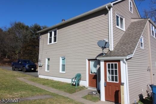 348 Strotz Rd in Asbury, NJ - Building Photo
