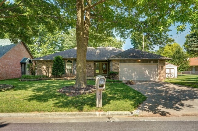 property at 4035 S Parkcrest Ave