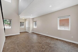 5277 Via del Cielo Ln in Santa Fe, NM - Building Photo - Building Photo