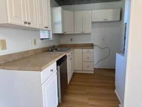 1029 Vly Frg Dr in Schertz, TX - Foto de edificio - Building Photo