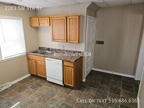 2203 SW 9th St in Des Moines, IA - Building Photo - Building Photo