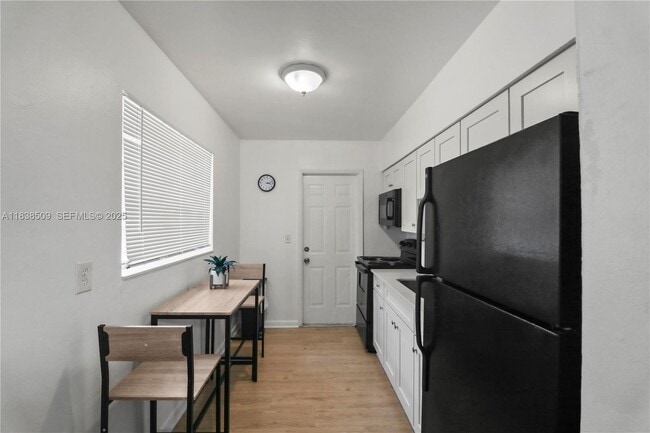 717 SW 13th Ave in Fort Lauderdale, FL - Building Photo - Building Photo