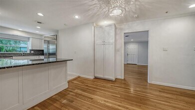 1763 South Dr in Sarasota, FL - Building Photo - Building Photo