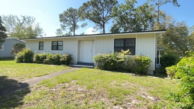 property at 88 Catalina Cir
