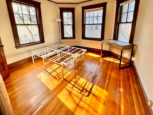28 Putnam Ave, Unit 2