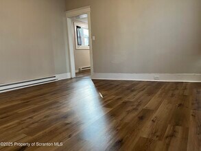 94 Wyoming St in Wilkes-Barre, PA - Building Photo - Building Photo