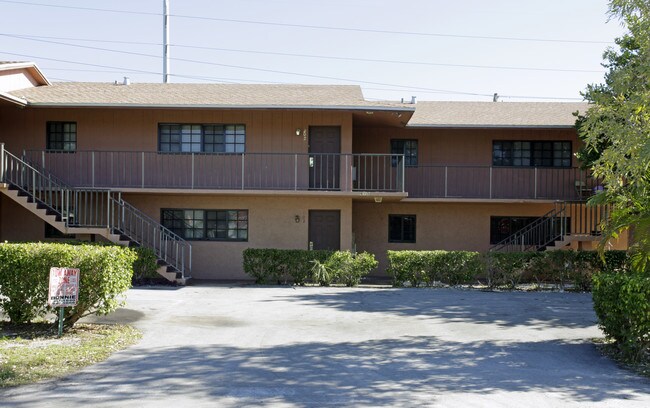 615 SW 20th Ct in Delray Beach, FL - Foto de edificio - Building Photo