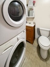 363 W 3rd St, Unit 1 in Boston, MA - Building Photo - Building Photo
