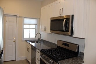 96 Middle St in Gloucester, MA - Building Photo - Building Photo