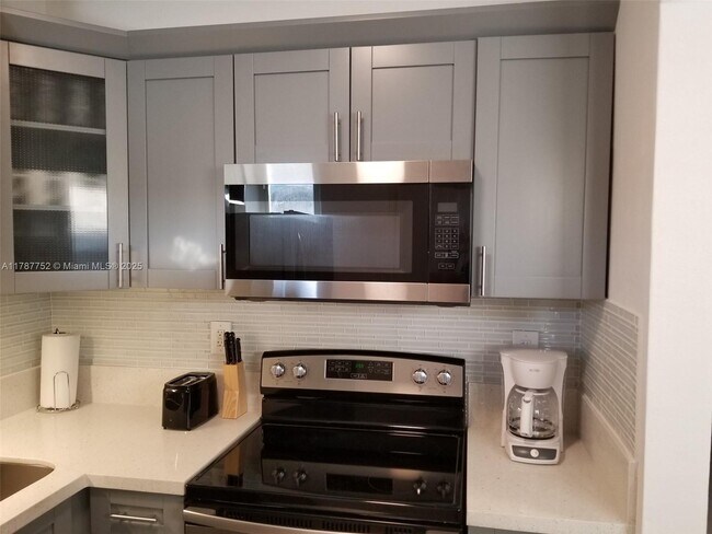 2015 Funston St in Hollywood, FL - Building Photo - Building Photo
