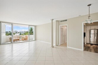 9101 E Bay Harbor Dr in Bay Harbor Islands, FL - Building Photo - Building Photo