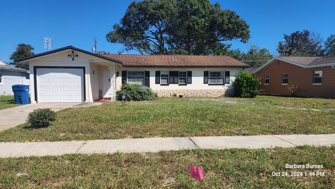 1759 Valencia Ave in Ormond Beach, FL - Building Photo