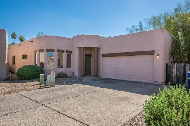 1532 E Painted Colt Loop in Tucson, AZ - Building Photo