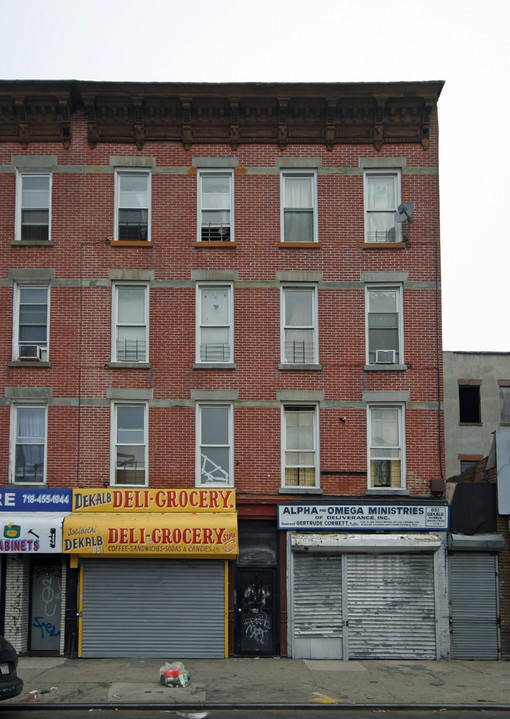 851-53 Dekalb Ave in Brooklyn, NY - Foto de edificio