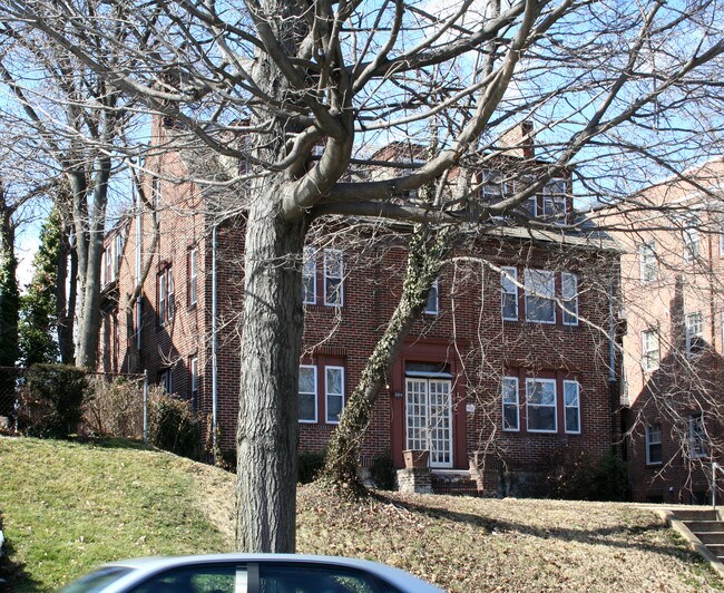3304 N Hilton St in Baltimore, MD - Building Photo - Building Photo