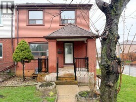 56 Snider Ave in Toronto, ON - Building Photo