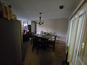 11 Brookfield Dr in Newnan, GA - Building Photo - Building Photo