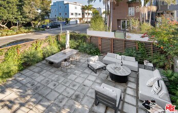 5317 Pacific Ave in Los Angeles, CA - Building Photo - Building Photo