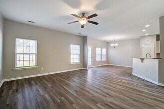 459 Whispering Breeze Ln in Summerville, SC - Building Photo - Building Photo