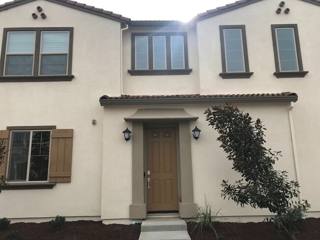 8832 Solo Wy in Elk Grove, CA - Building Photo - Building Photo