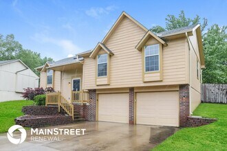 406 S Huntington Dr in Greenwood, MO - Building Photo - Building Photo