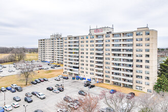 11 Kendale Court Apartments in Hamilton, ON - Building Photo - Building Photo