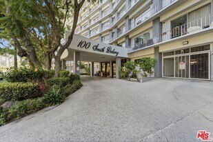 100 S Doheny Dr in Los Angeles, CA - Building Photo